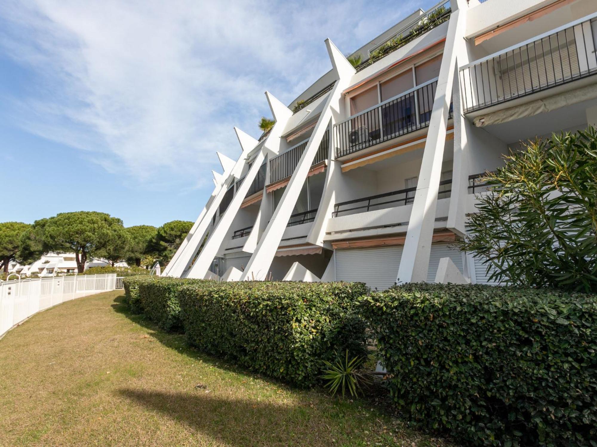 Apartment Les Flamants Roses-8 By Interhome ลา กร็องเดอ-ม็อต ภายนอก รูปภาพ
